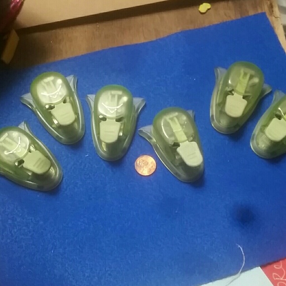 EK SUCESS DYE PUNCH -corner rounder - Picture 3 of 3